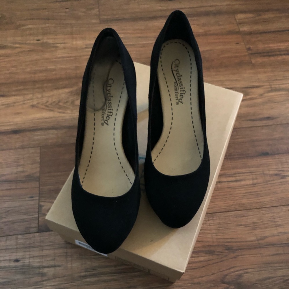 Microsuede black heels